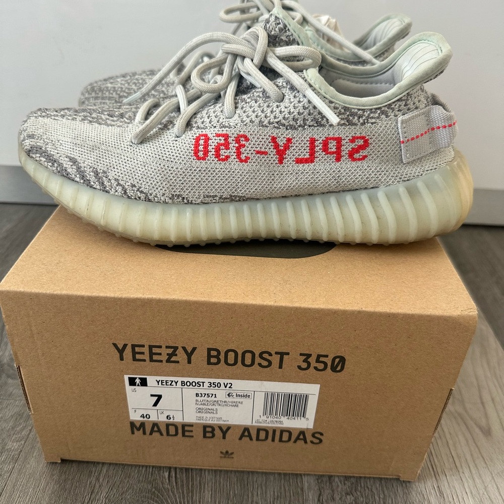 YEEZY BOOST 350 V2 BLUETIN SIZE 7 PREOWNED